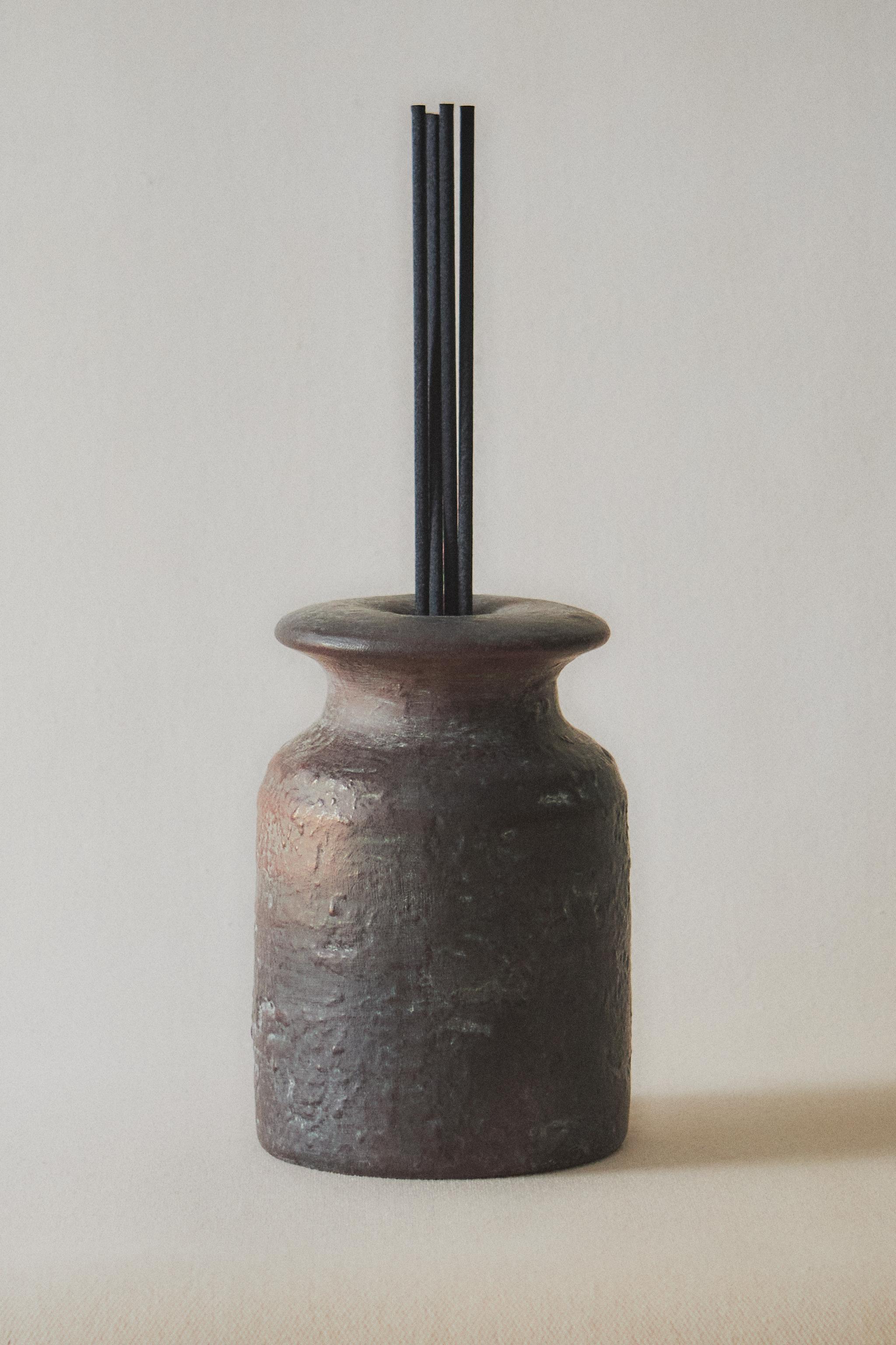 BROWN CERAMIC EMBELLISHER FOR SCENTED REED DIFFUSERS